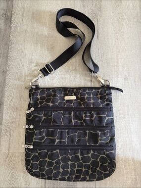 Baggallini Black and Gray Giraffe-Print Crossbody Bag